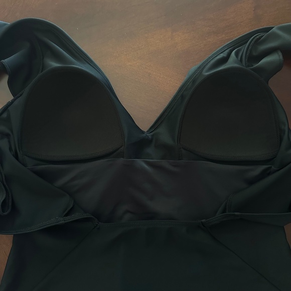 Summersalt The Ruffle Backflip One Piece Swimsuit Black Women's Size 6 - Picture 10 of 13